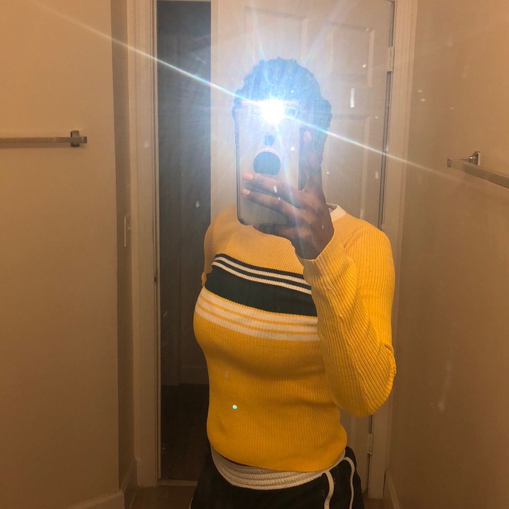 Sweater - Picture 2 of 3
